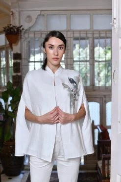 Nika1.0 Estee Bird Cape