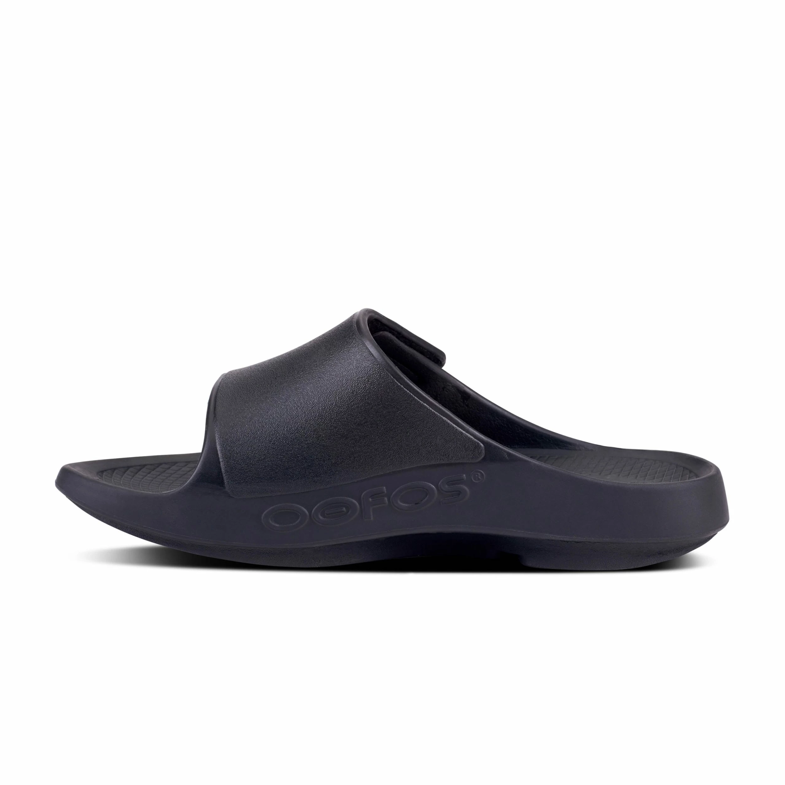 OOfos Unisex OOahh Sport Flex Slide Sandal (Matte Black) 3 OOfos Unisex OOahh Sport Flex Slide Sandal (Matte Black) - Image 3