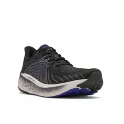 New Balance Men’s Fresh Foam Vongo V5 (BW - Black) 7 New Balance Men’s Fresh Foam Vongo V5 (BW - Black) -THE OFFICE PARTY EDIT SHOP 4044F228 B9FF 4A27 87B6 8D3EFC22687A