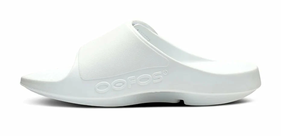 OOfos Unisex OOahh Sport Flex Slide Sandal (White) 3 OOfos Unisex OOahh Sport Flex Slide Sandal (White) - Image 3