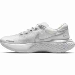 Nike Women's ZoomX Invincible Run Flyknit (101 - White/Metallic Silver/Pure Platinum)