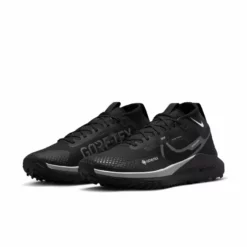 Nike Men's React Pegasus Trail 4 GORE-TEX (001 - Black/Wolf Grey/Reflective Silver) -THE OFFICE PARTY EDIT SHOP 7D0D5B40 6393 4742 8E1B 8C7F307F13D1