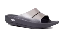 OOfos Women’s OOahh Luxe Slide Sandal (Latte)