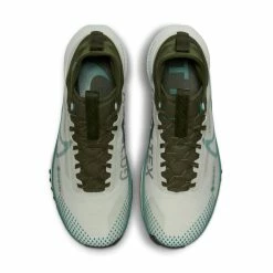 Nike Men's React Pegasus Trail 4 GORE-TEX (001 - Light Bone/Bicoastal/Cargo Khaki) -THE OFFICE PARTY EDIT SHOP 8A724EA3 E9B0 4239 9A54 48F70E797DF4