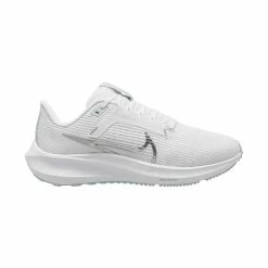 Nike Women's Air Zoom Pegasus 40 (101 - White/Metallic Silver/Pure Platinum)