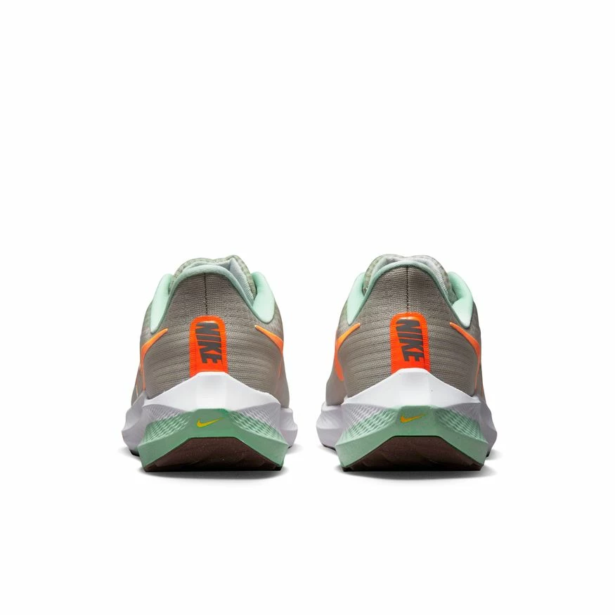 Nike Women's Air Zoom Pegasus 39 Premium (001 - Photon Dust/Mint Foam/Total Orange) 5 Nike Women's Air Zoom Pegasus 39 Premium (001 - Photon Dust/Mint Foam/Total Orange) - Image 5