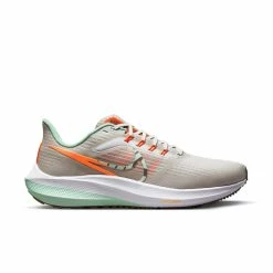 Nike Women's Air Zoom Pegasus 39 Premium (001 - Photon Dust/Mint Foam/Total Orange)