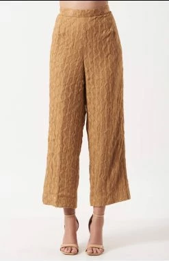 Hem’d Textured Crop Gold Pants -THE OFFICE PARTY EDIT SHOP IMG 8668