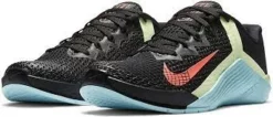 Nike Women's Metcon 6 (010 - Black/Metallic Silver-Metallic Silver)